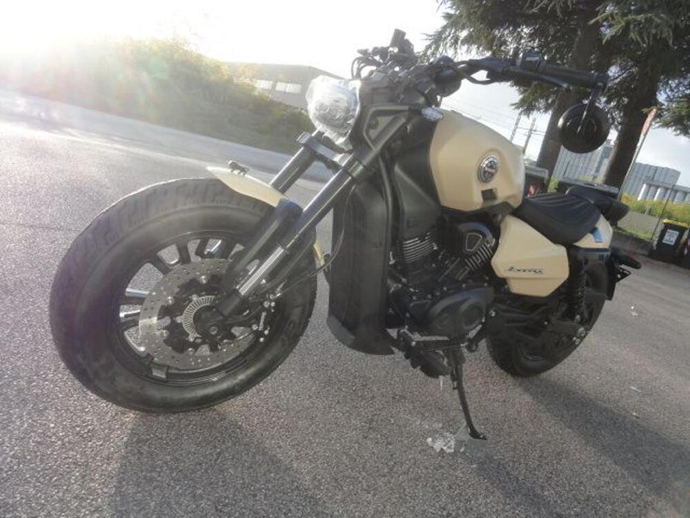 Benelli Leoncino 400 Bobber (2026) (9)