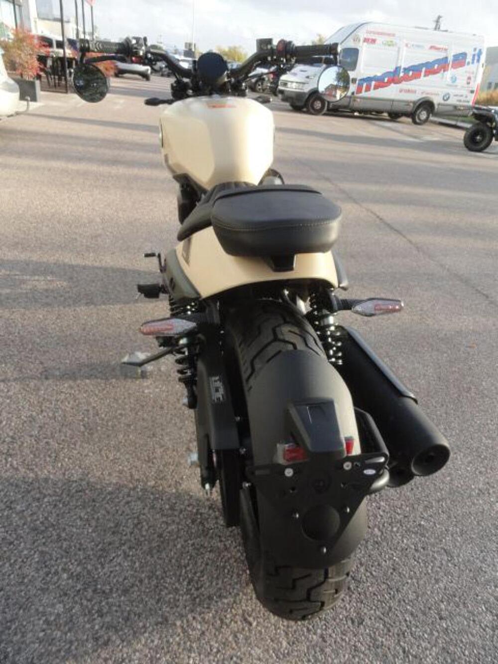 Benelli Leoncino 400 Bobber (2026) (6)