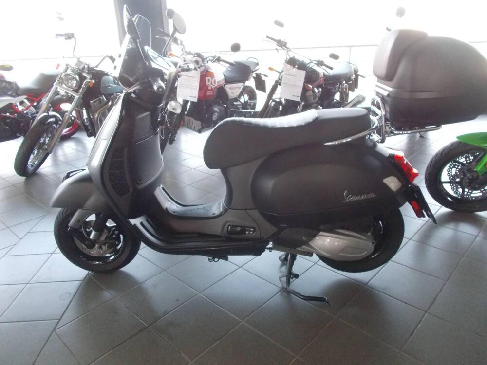 Vespa GTS 300 Super Notte (2018 - 20) (4)