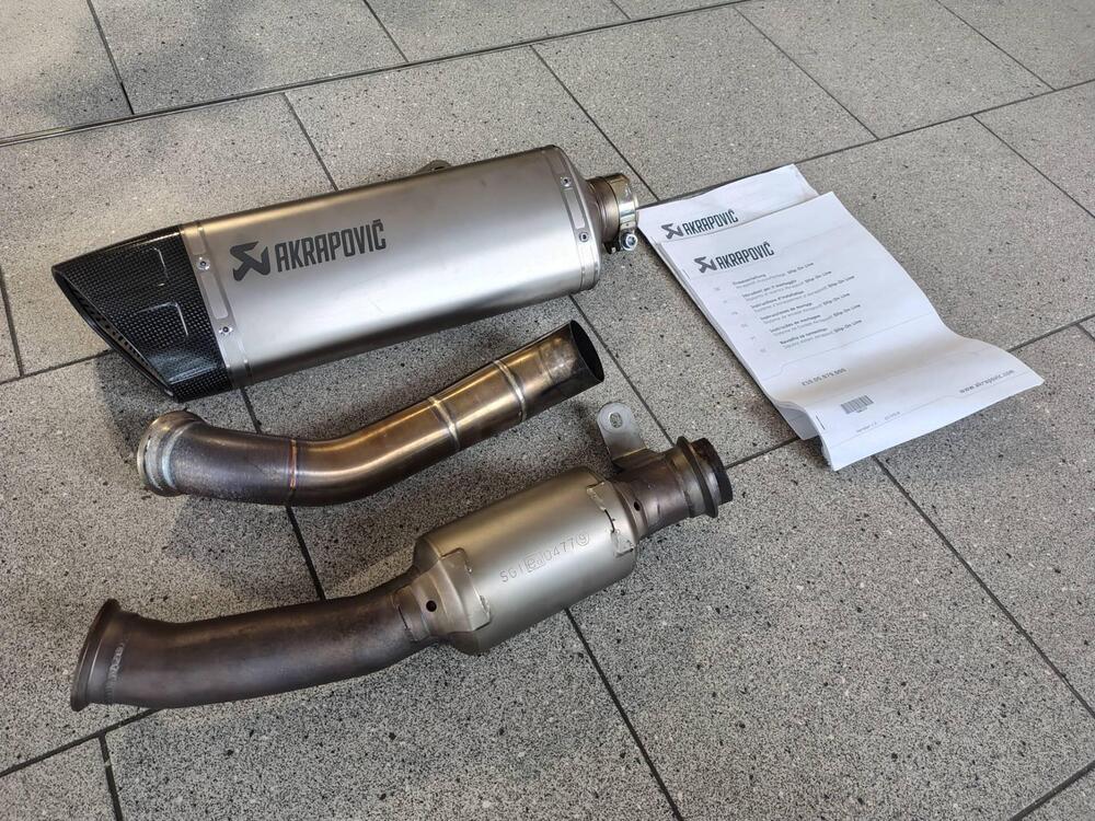 Terminale Akrapovic "Slip-on Line" Husqvarna Vitpi (4)