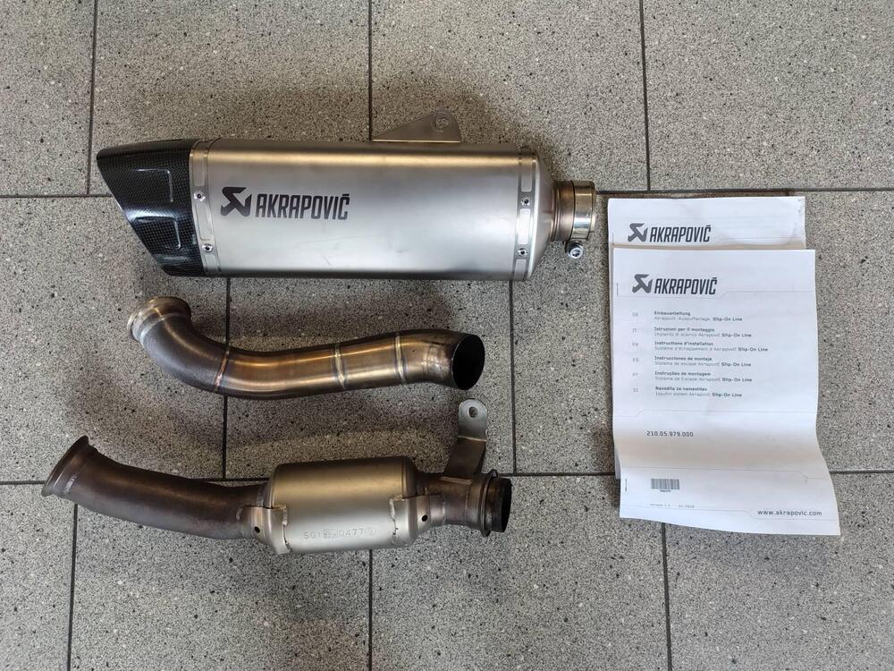 Terminale Akrapovic "Slip-on Line" Husqvarna Vitpi