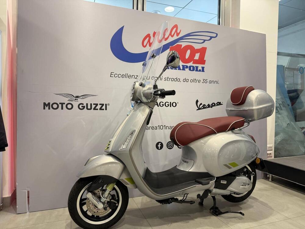 Vespa GTS 125 Super Tech (2025 - 26) (2)