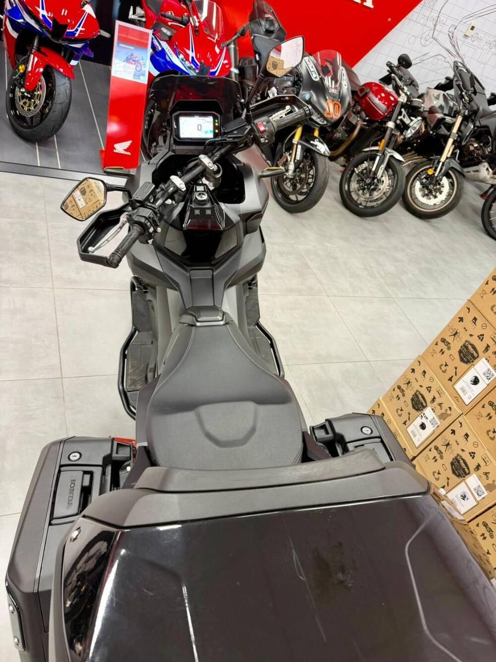 Honda X-ADV 750 DCT Travel (2021 - 24) (3)