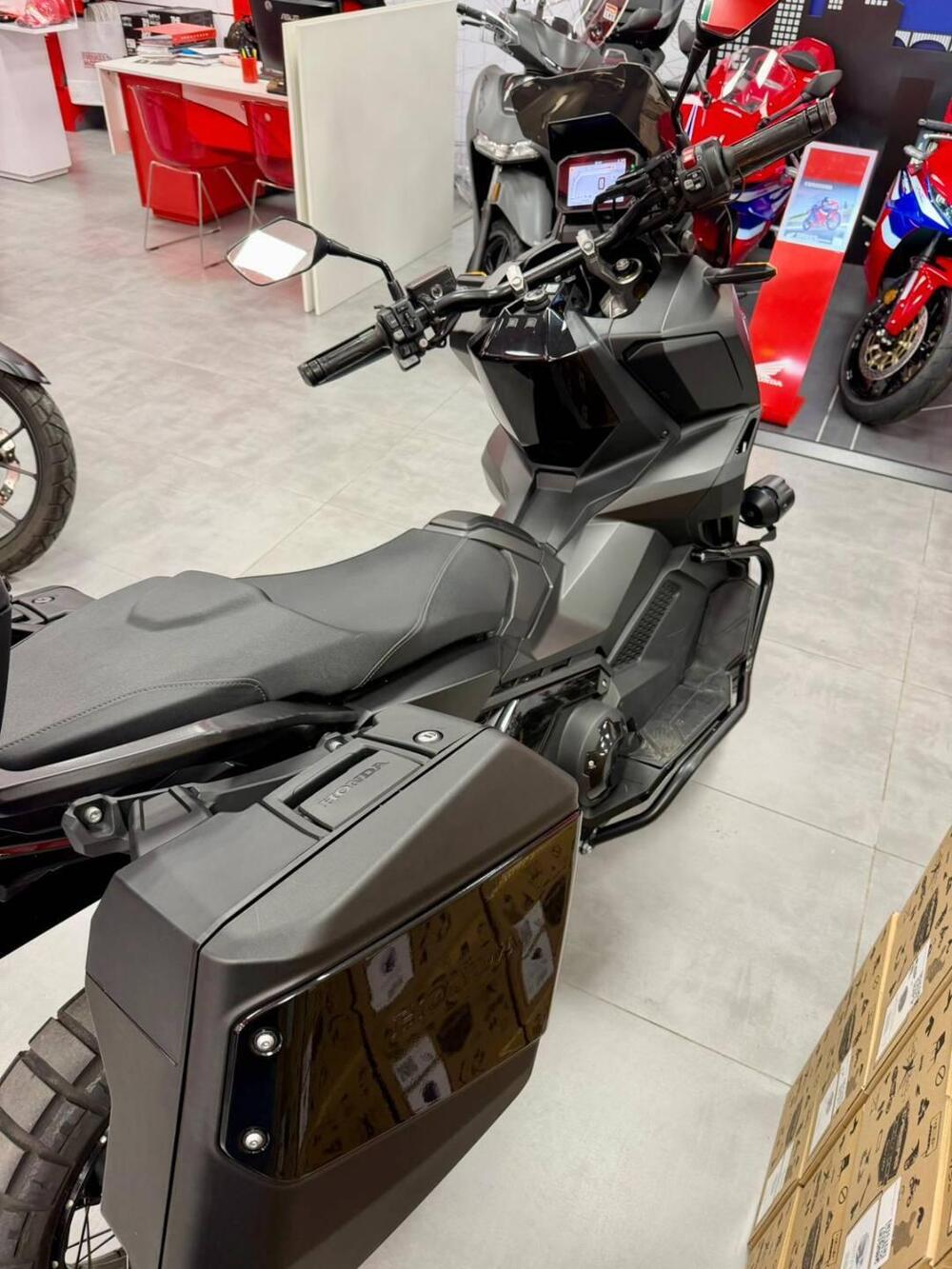 Honda X-ADV 750 DCT Travel (2021 - 24) (4)