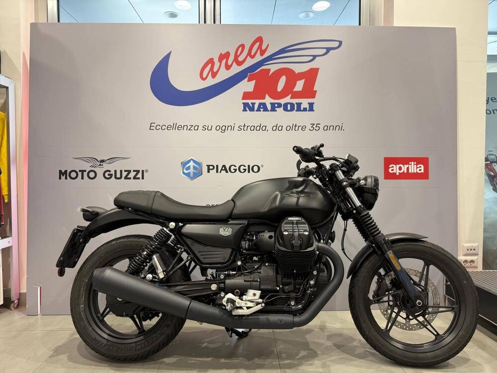 Moto Guzzi V7 Stone (2025 - 26) (3)