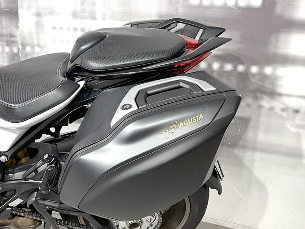 MV Agusta Turismo Veloce 800 Lusso SCS (2017 - 20) (4)