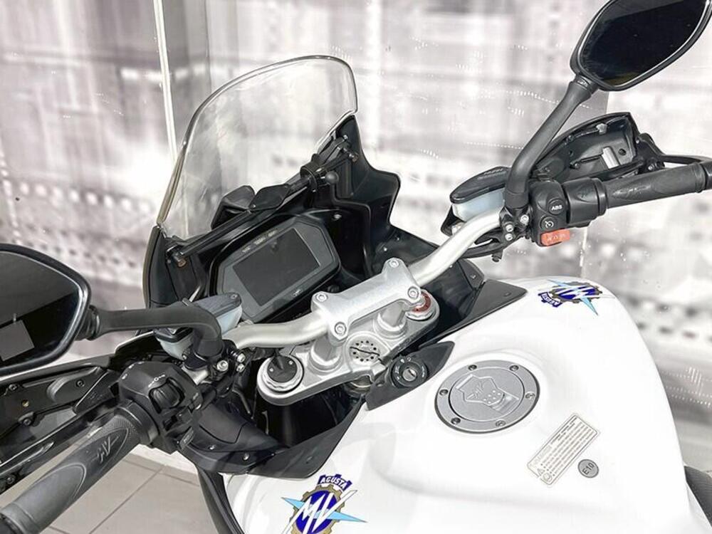 MV Agusta Turismo Veloce 800 Lusso SCS (2017 - 20) (5)