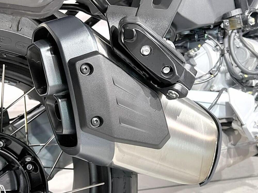 Moto Guzzi Stelvio (2024 - 26) (3)