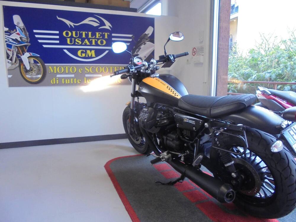 Moto Guzzi V9 Bobber (2016 - 18)