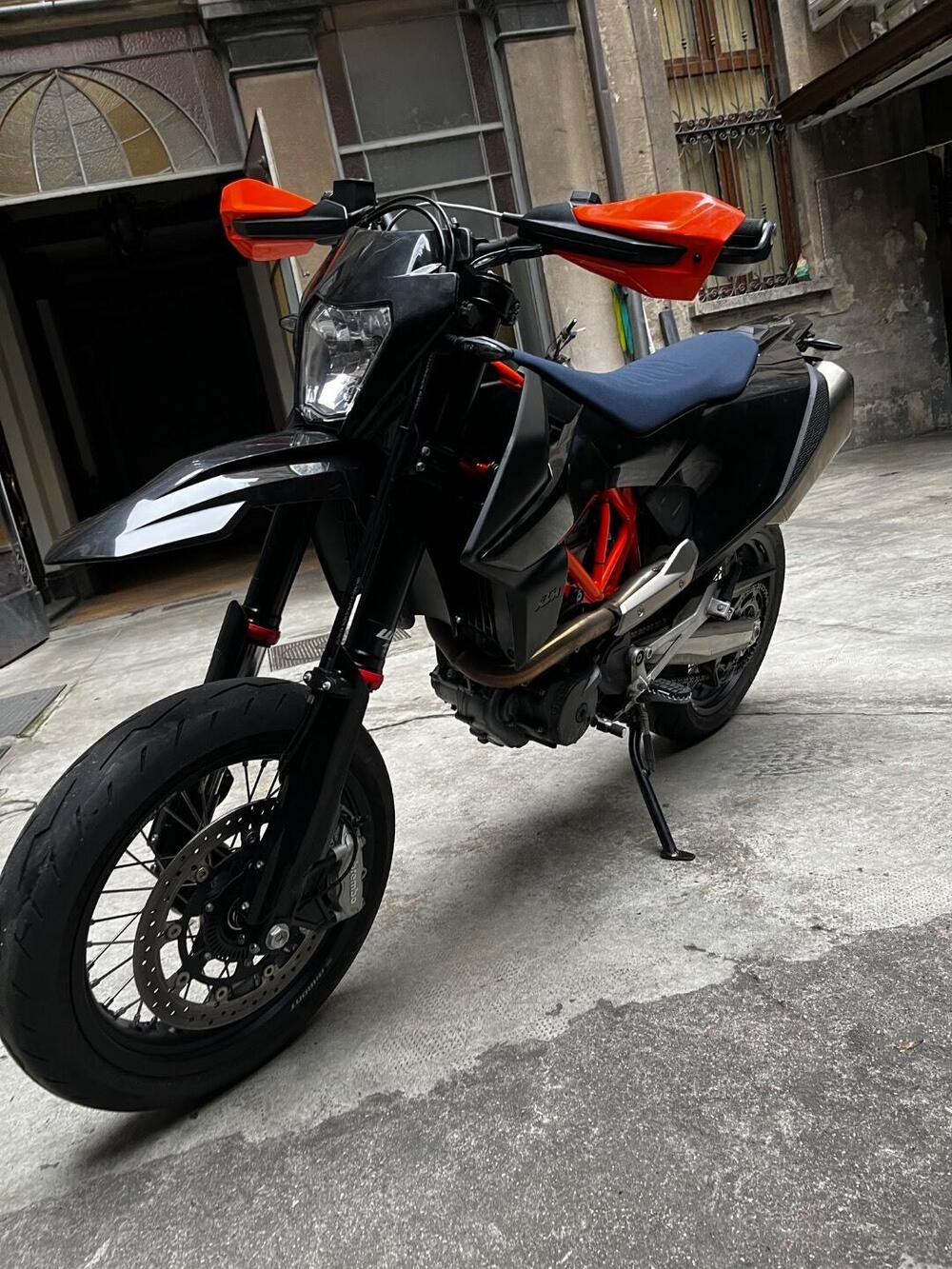 KTM 690 SMC R (2021 - 22) (3)