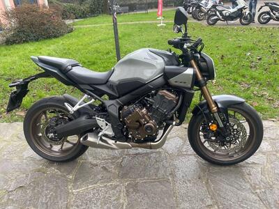 Honda CB 650 R E-Clutch (2024 - 26) usata