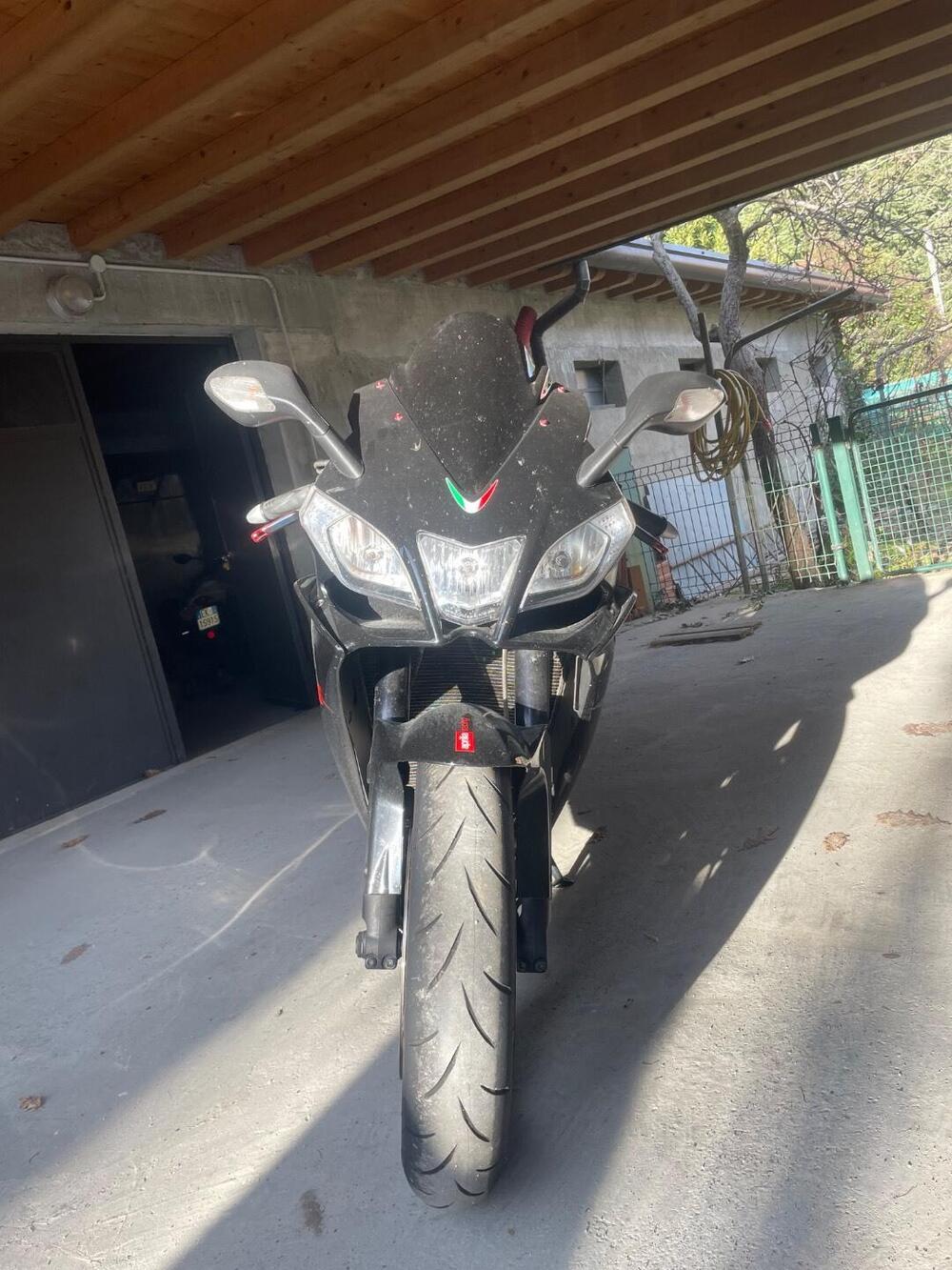 Aprilia RSV4 Factory APRC ABS (2011 - 15) (2)