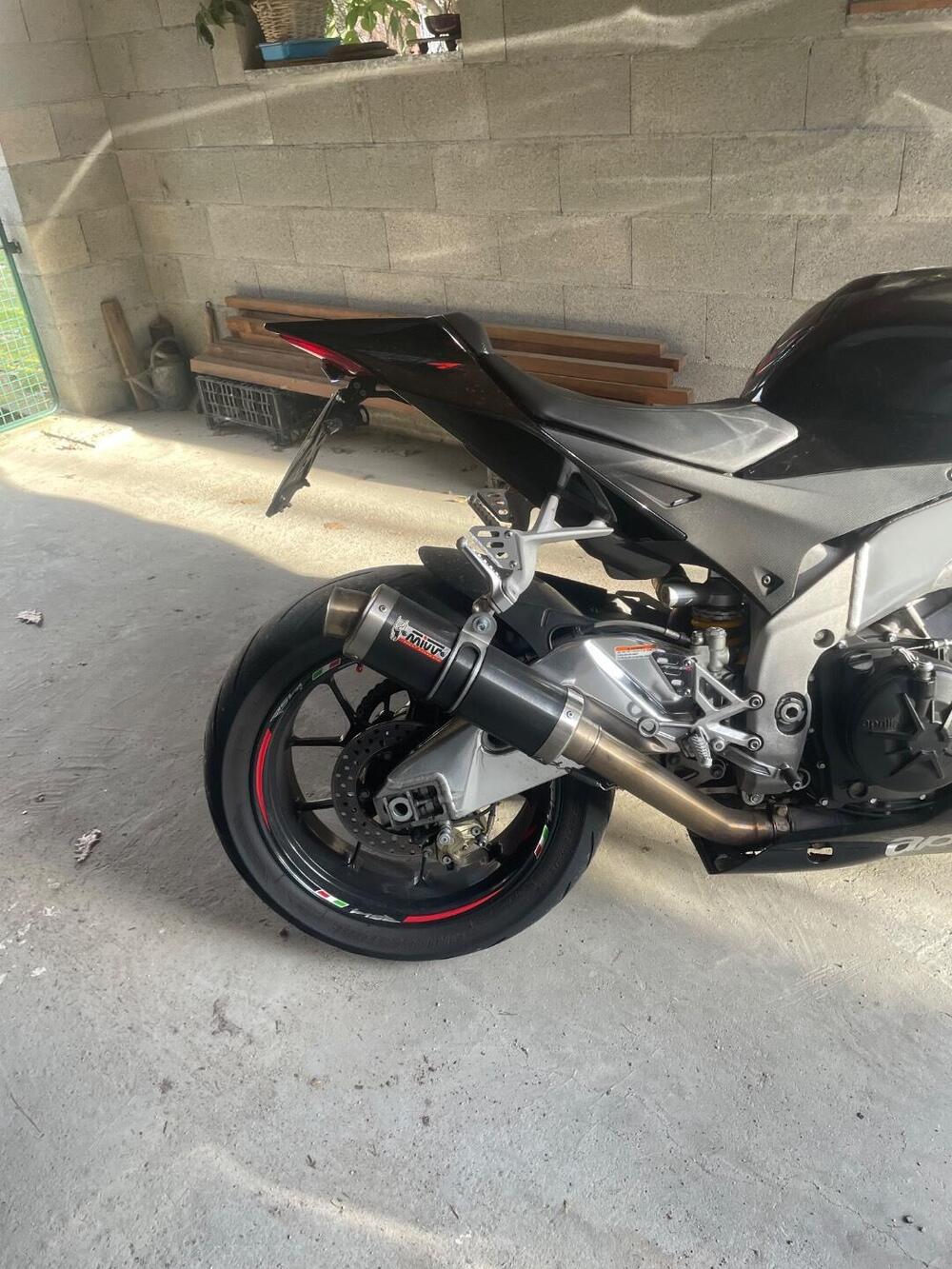 Aprilia RSV4 Factory APRC ABS (2011 - 15) (4)