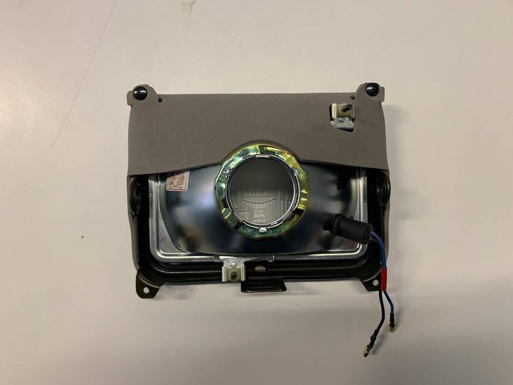 Faro anteriore completo di attacchi per Yamaha XT (3)