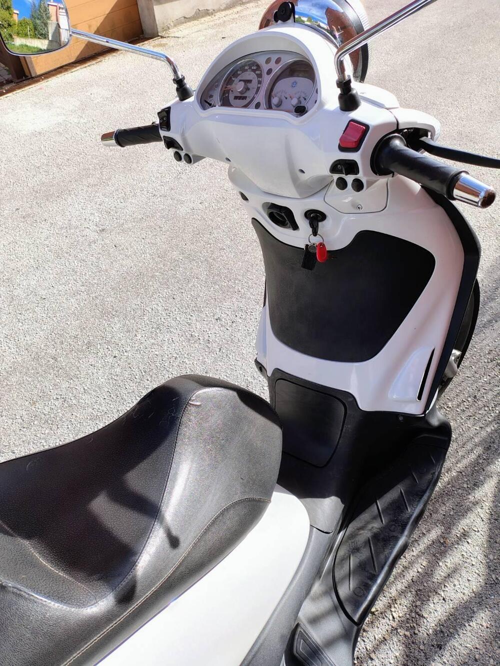 Piaggio Beverly 250 i.e. (2004 - 06) (2)