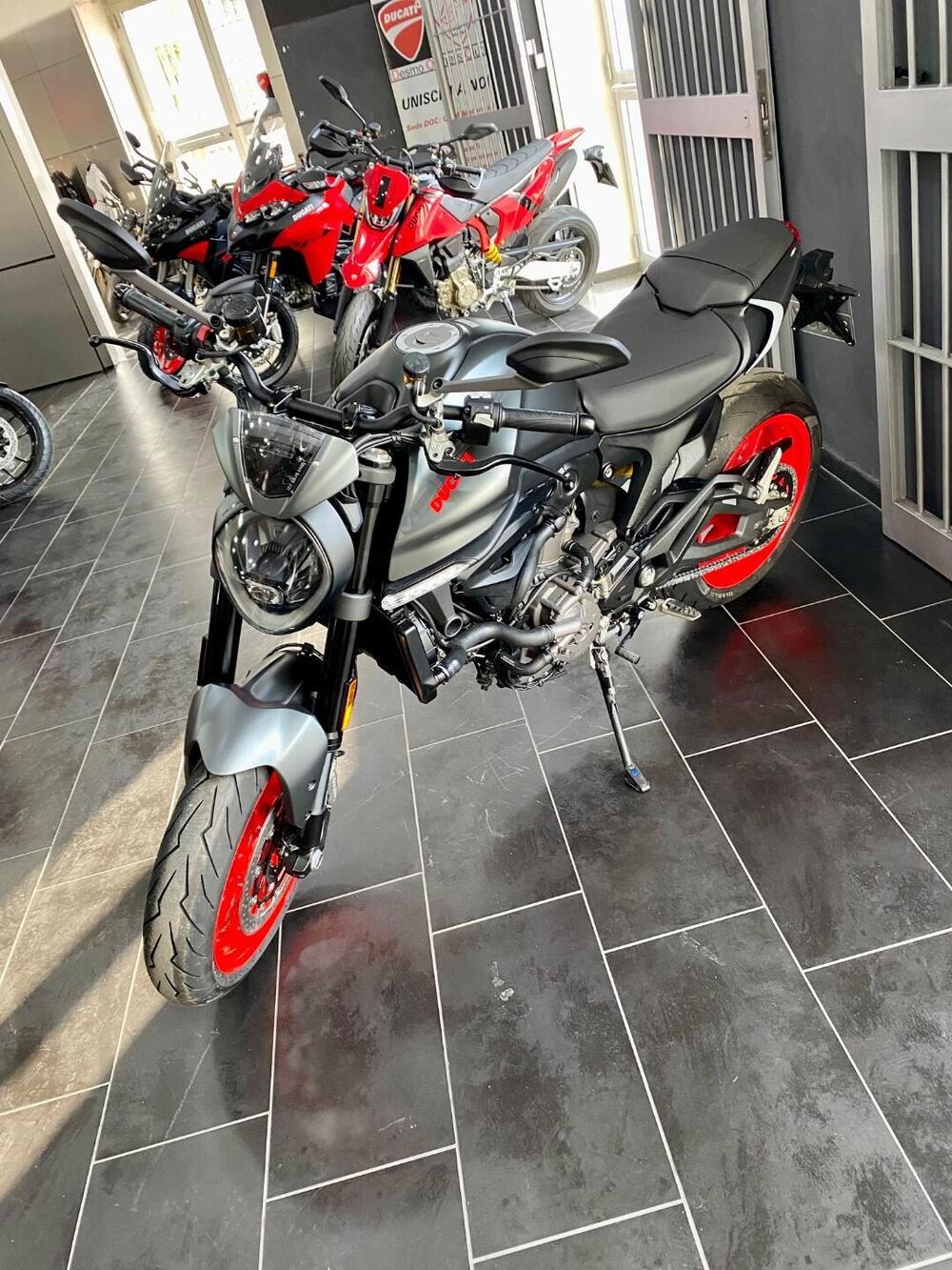 Ducati Monster 937 + (2021 - 25)