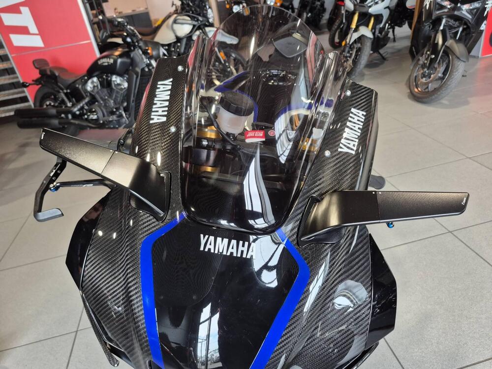 Yamaha YZF R1M (2020 - 25) (8)