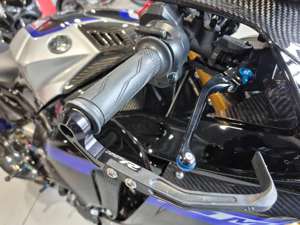 Yamaha YZF R1M (2020 - 25) (9)