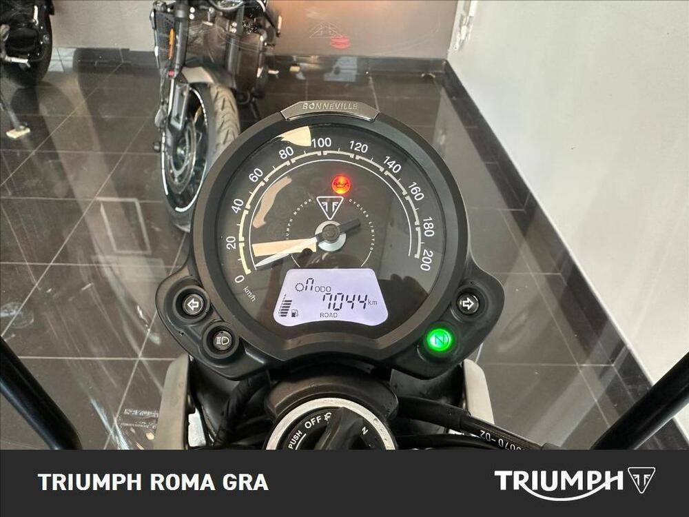 Triumph Speed Twin 900 Stealth Edition (2024) (4)