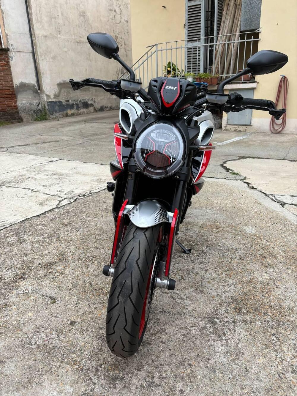 MV Agusta Dragster 800 RC SCS (2022 - 25) (3)