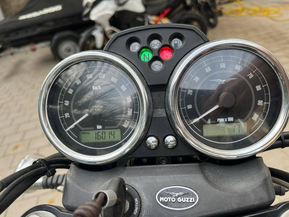 Moto Guzzi V7 Stone (2012 - 15) (5)