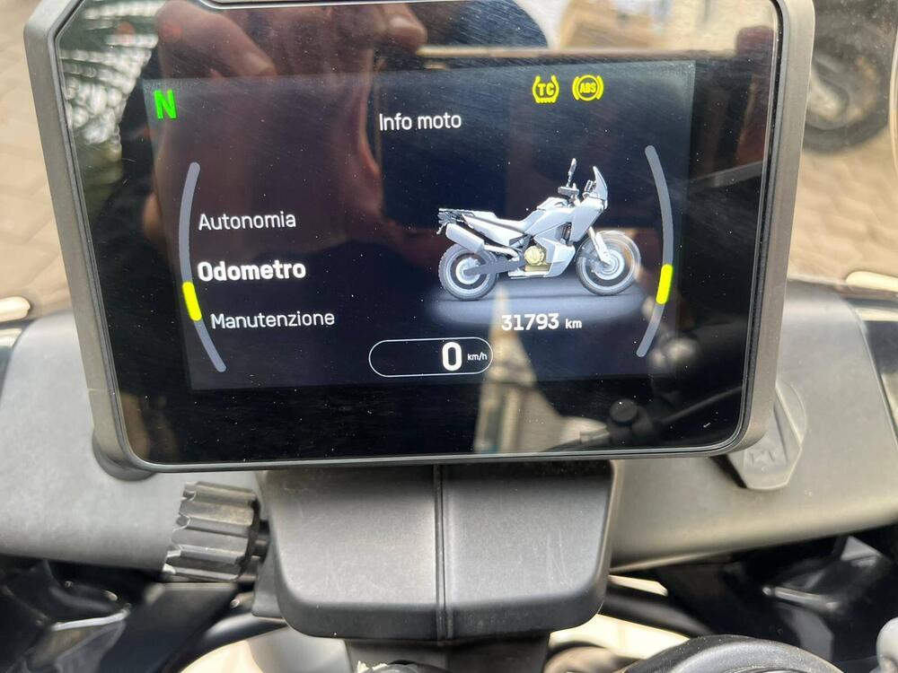 Husqvarna Norden 901 (2022 - 26) (2)