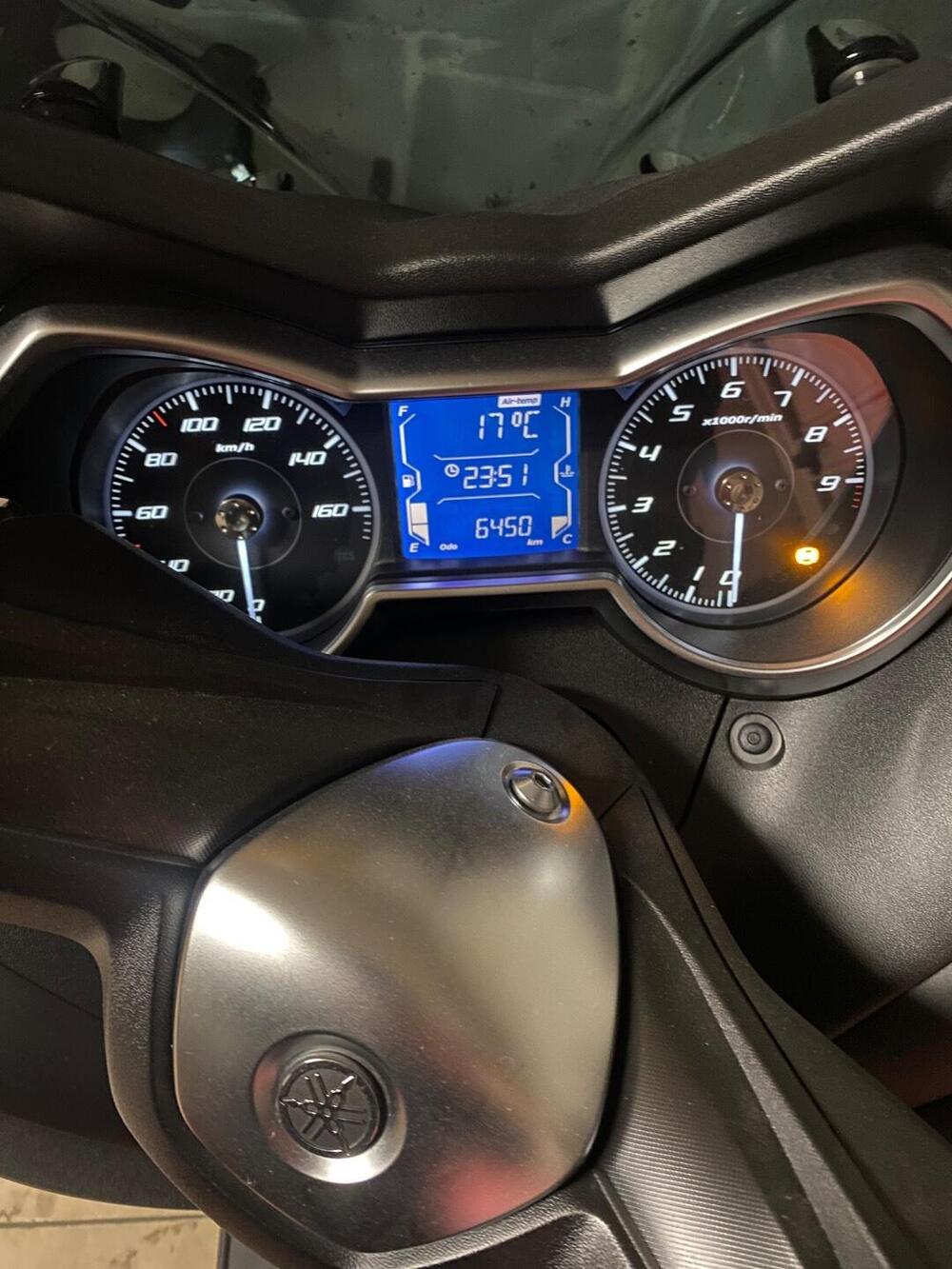 Yamaha X-Max 300 Tech Max (2020) (3)