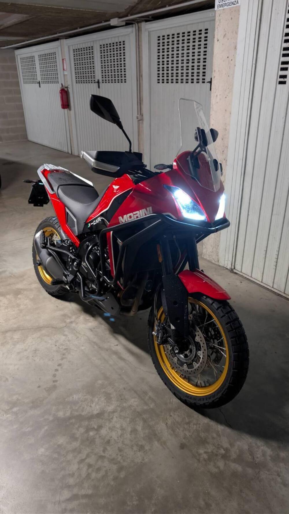 Moto Morini X-Cape 650 Gold Wheels Edition (2022 - 26) (2)