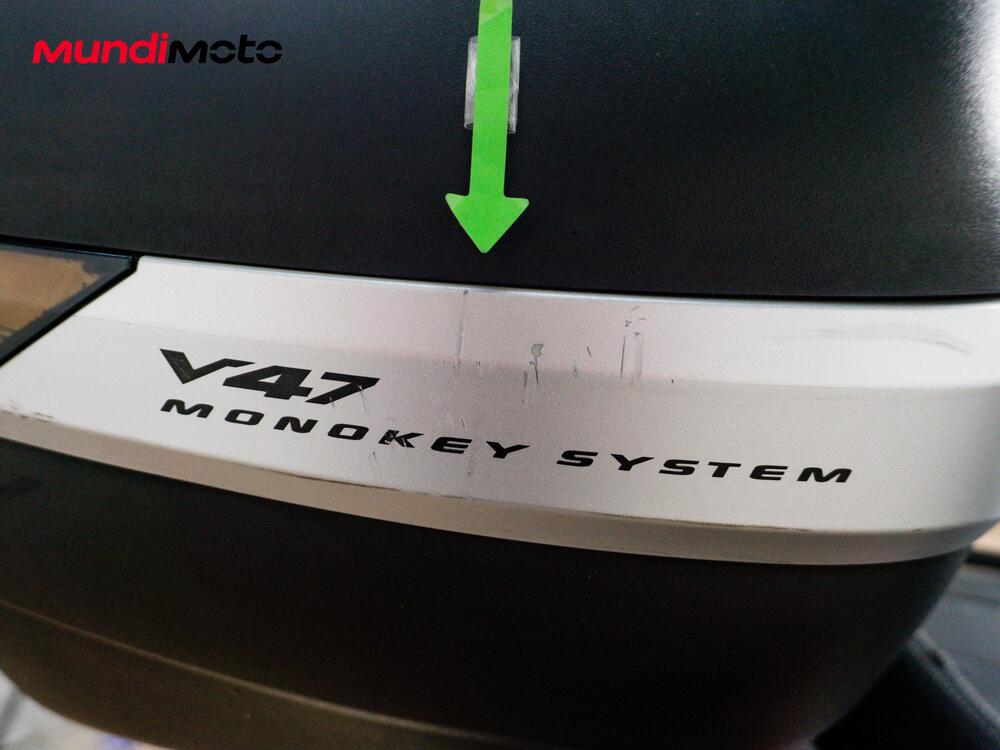 Yamaha X-Max 400 Iron Max ABS (2016) (23)