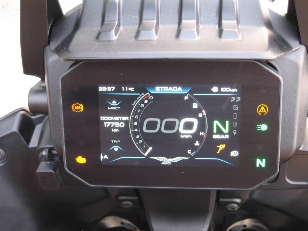 Moto Guzzi Stelvio (2024 - 26) (6)