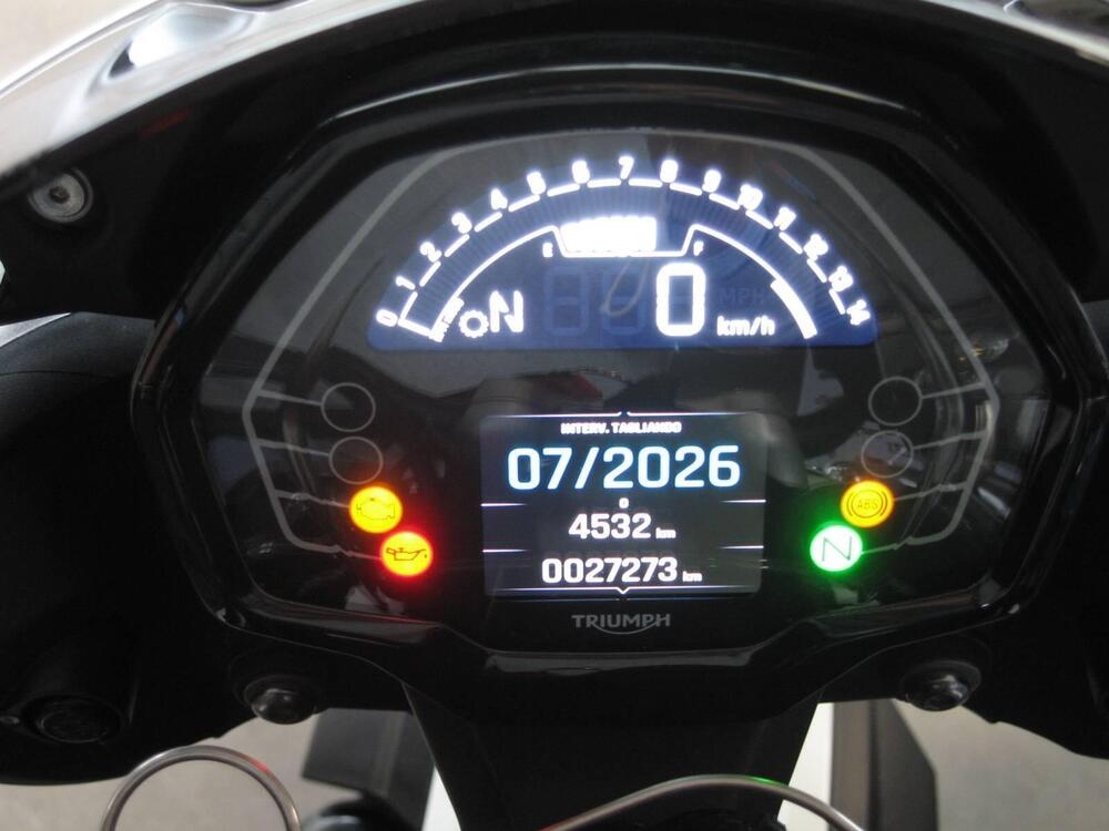 Triumph Street Triple 765 R (2023 - 26) (6)