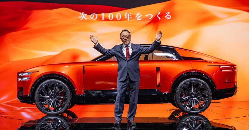 Nuova Toyota Century: possibile ritorno del V12, il motore leggendario della casa giapponese