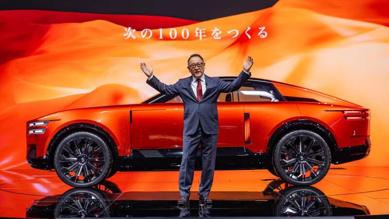 Nuova Toyota Century: possibile ritorno del V12, il motore leggendario della casa giapponese