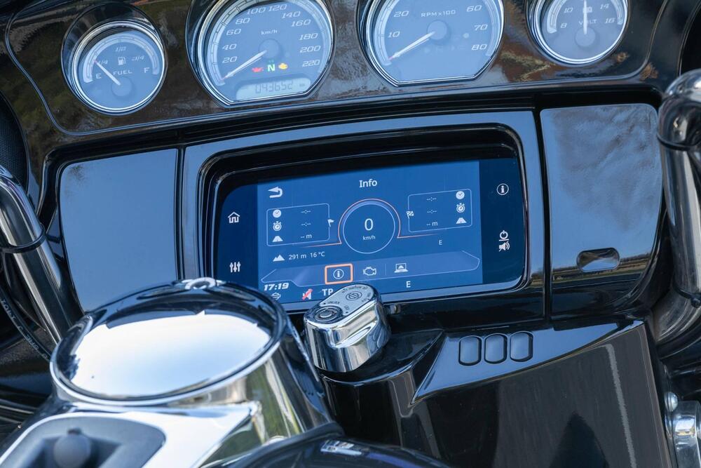 Harley-Davidson 114 Electra Glide Ultra Limited (2019) - FLHTK (11)