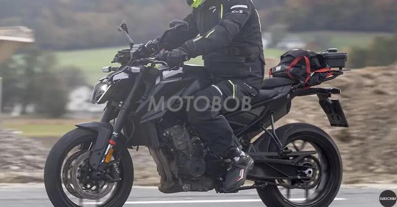 KTM 790 Duke 2026 beccata di nuovo nei test