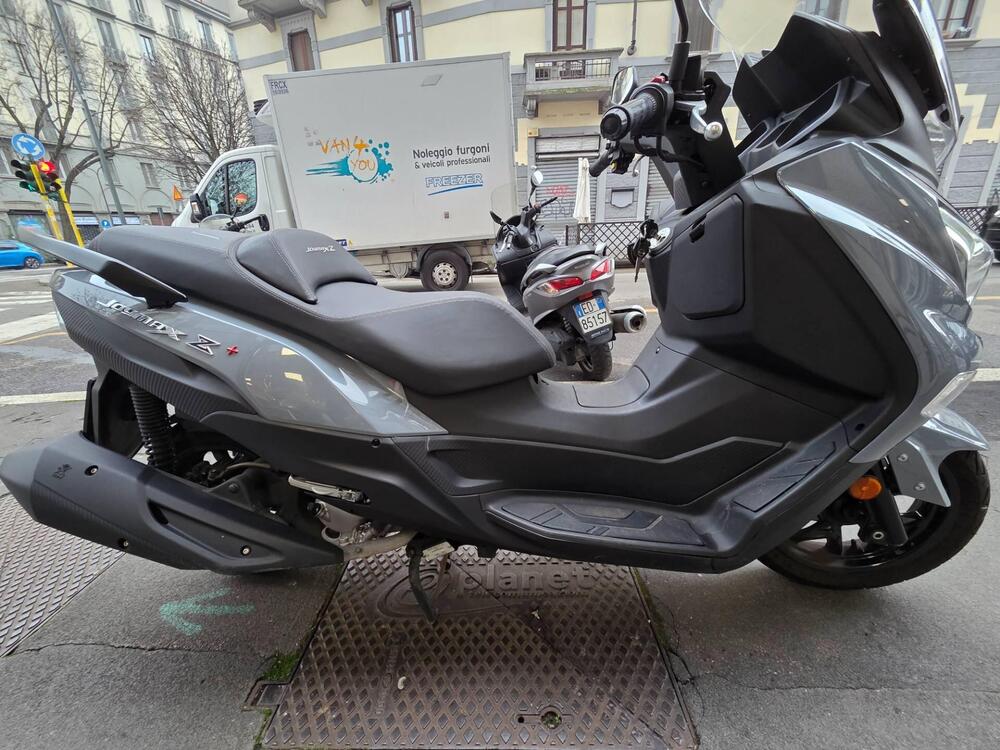 Sym Joymax 300 Z+ (2021 - 24) (2)