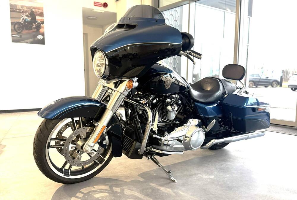 Harley-Davidson 107 Street Glide (2017 - 19) - FLHX (4)