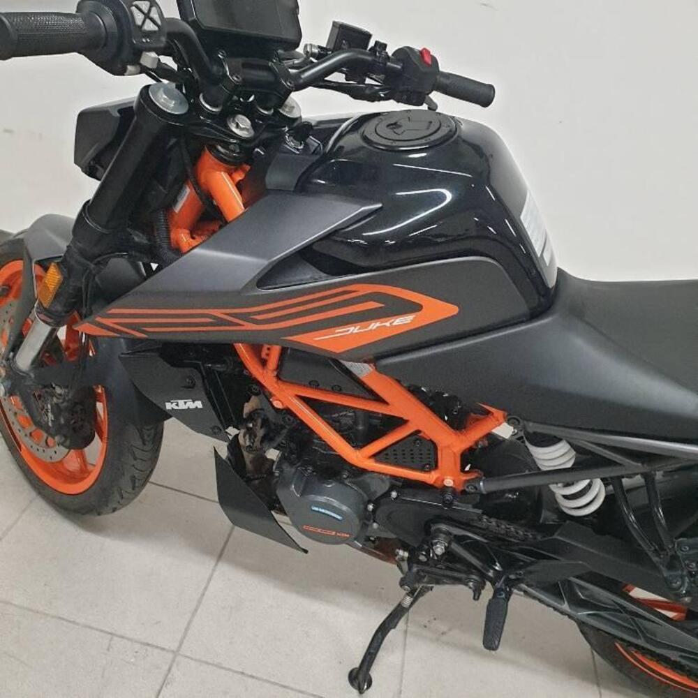 KTM 125 Duke (2021 - 23) (2)