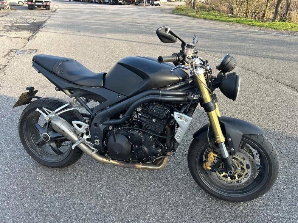 Triumph Speed Triple 1050 (2005 - 11) (2)