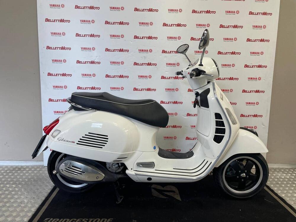 Vespa GTS 300 Super (2008 - 16) (2)