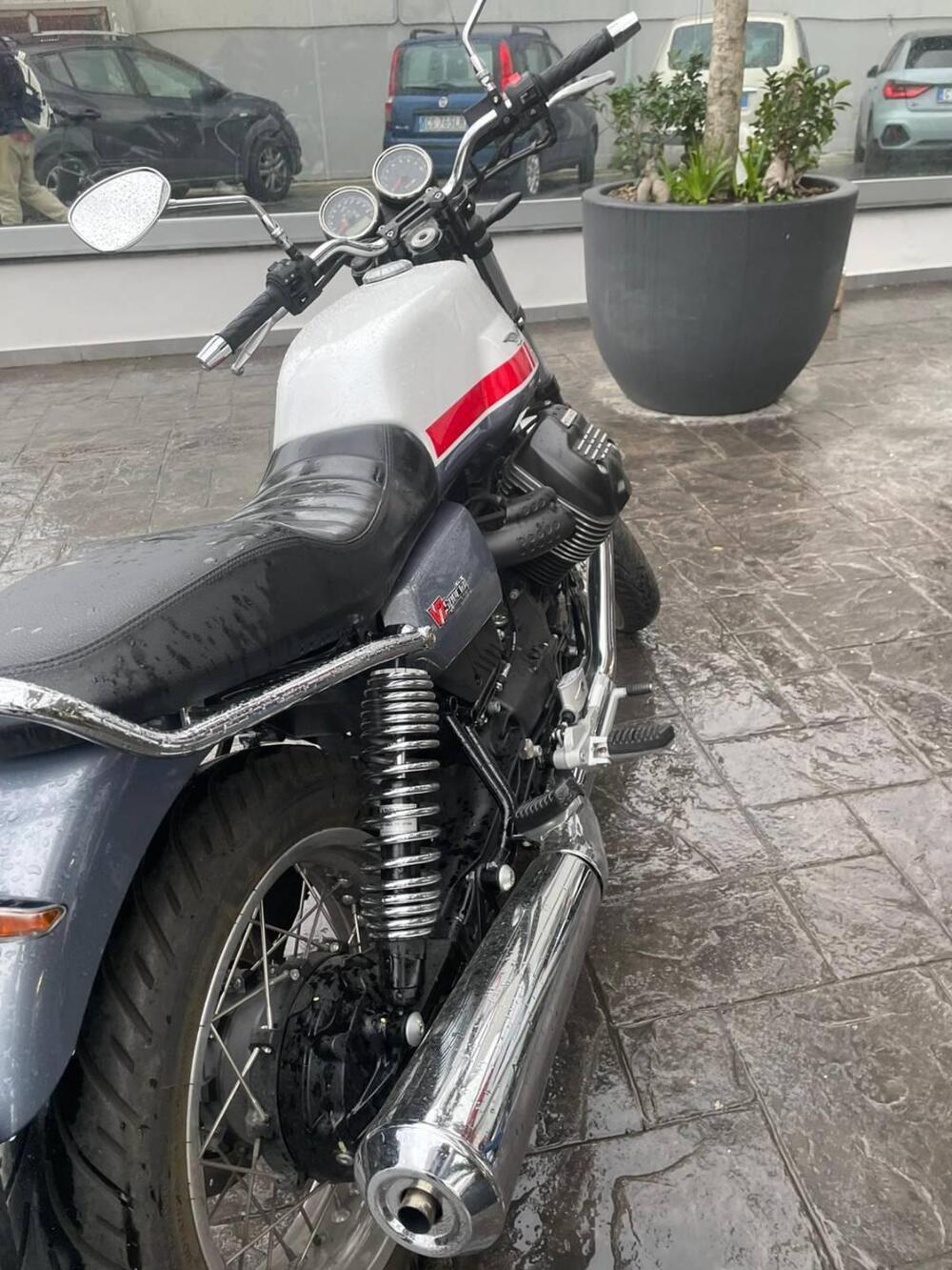 Moto Guzzi V7 850 Stone Special Abs (2021) (2)