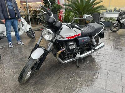 Moto Guzzi V7 850 Stone Special Abs (2021) usata