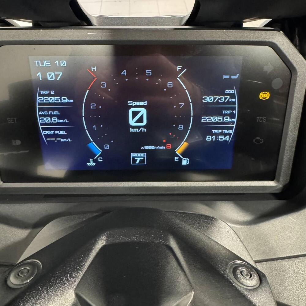 Yamaha T-Max 560 Tech Max (2022 - 24) (4)