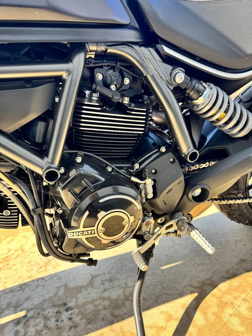 Ducati Scrambler 800 Icon Dark (2021 - 22) (3)