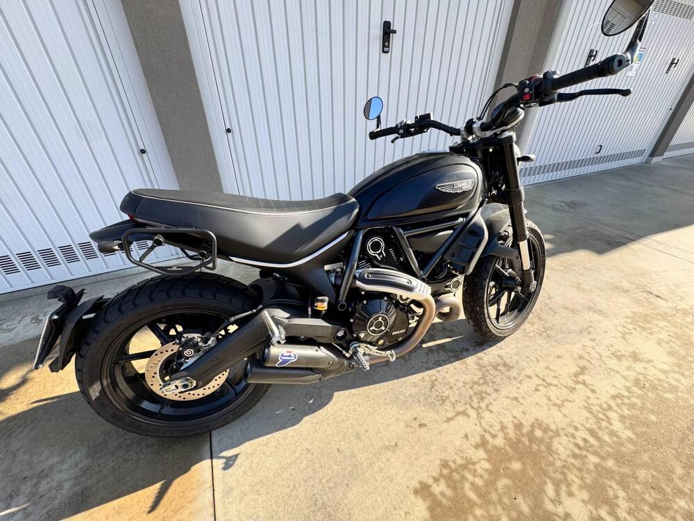 Ducati Scrambler 800 Icon Dark (2021 - 22) (2)