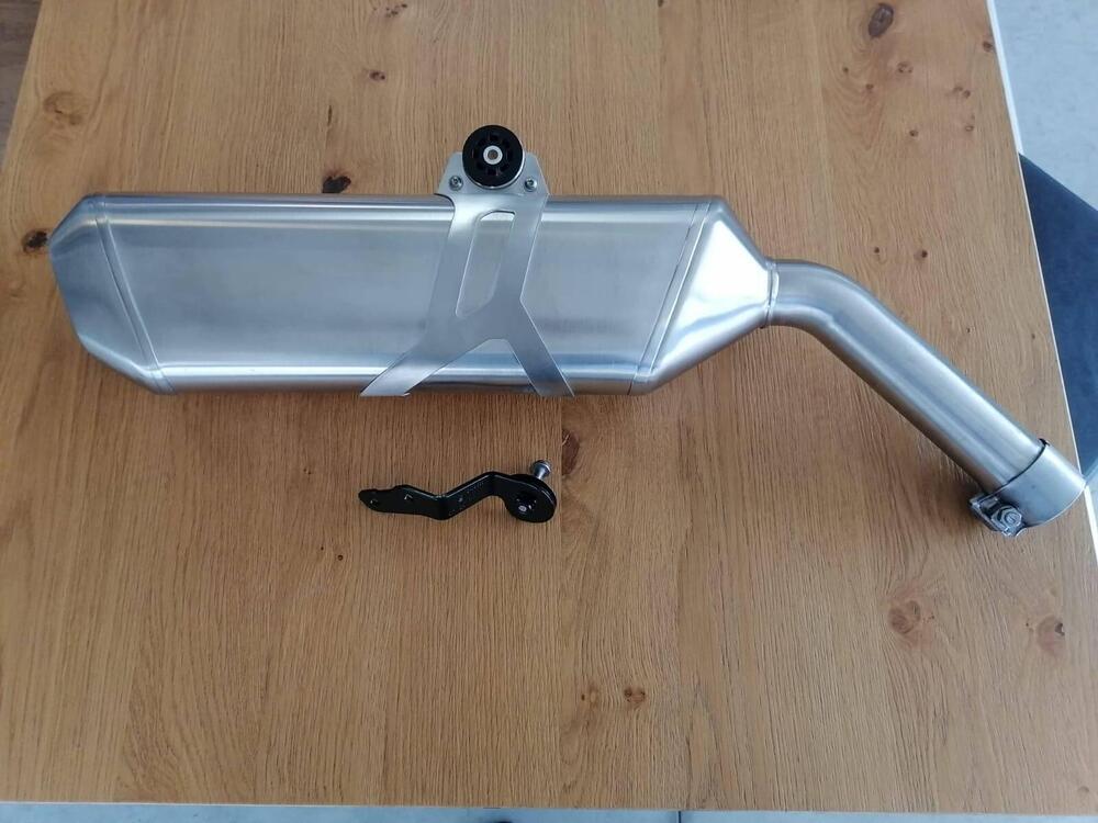 Scarico originale BMW F800GS – 2024/2026 (2)