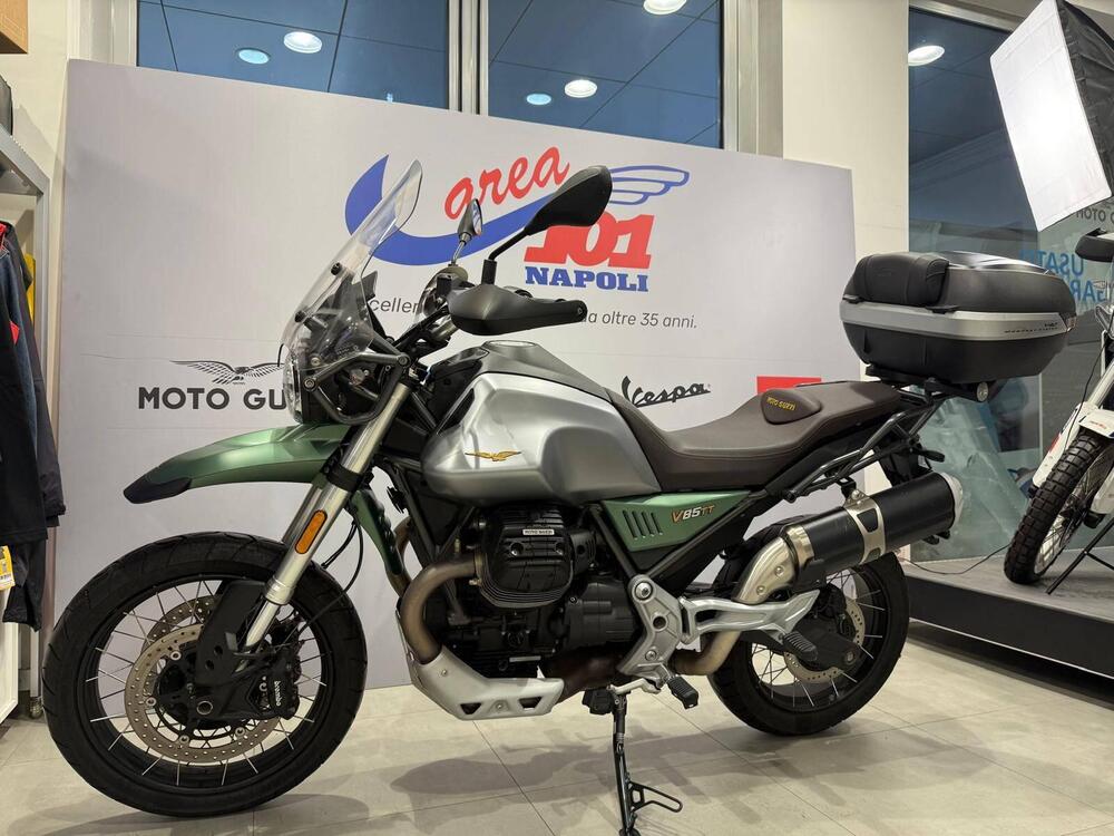 Moto Guzzi V85 TT Centenario (2021 - 22) (2)