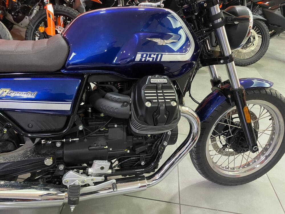Moto Guzzi V7 Special (2021 - 24) (5)