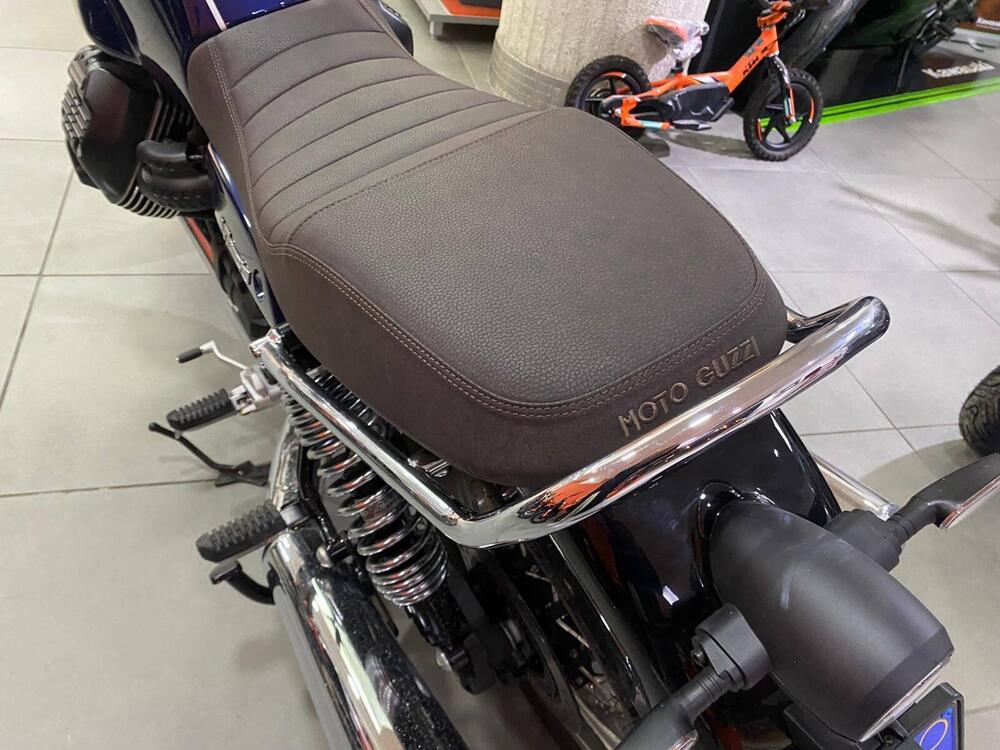 Moto Guzzi V7 Special (2021 - 24) (10)