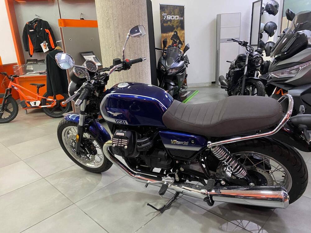Moto Guzzi V7 Special (2021 - 24) (2)